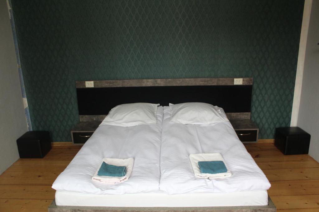 Homestay Lela and Mari room 5